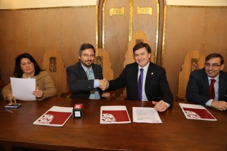 Imagen La Diputación firma un convenio con la Comunicad de Villa y Tierra de Coca para la extinción de incendios, emergencias y vialidad invernal