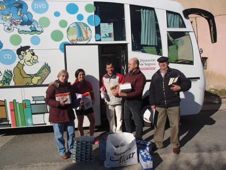 Imagen Los bibliobuses han recogido ya 1400 kilos de alimentos para Caritas